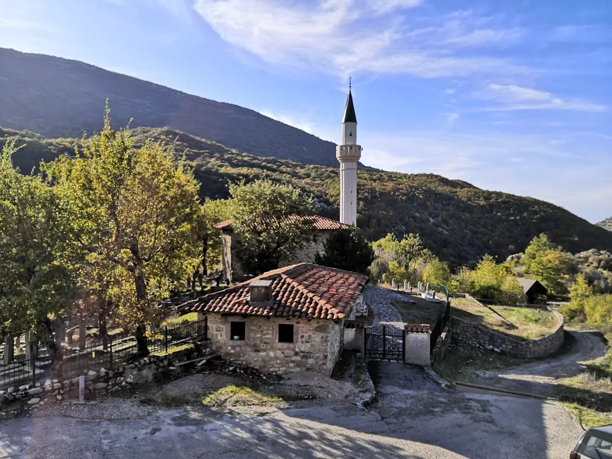 Džamija u Velikim Mikulićima